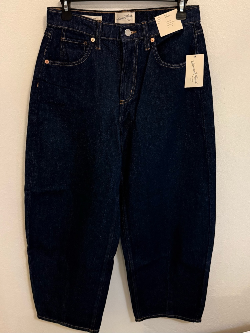 Universal Thread Easy Barrel Jean